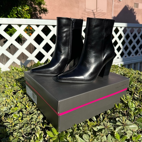 Vince Camuto Black Ankle Booties Size 7.5M - Picture 3 of 6